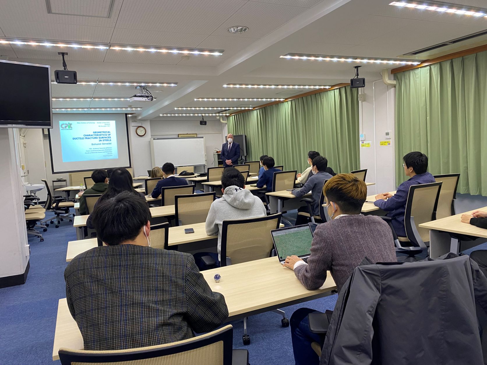 http://www.ames.pi.titech.ac.jp/old/news/images/1209lecture02.jpg